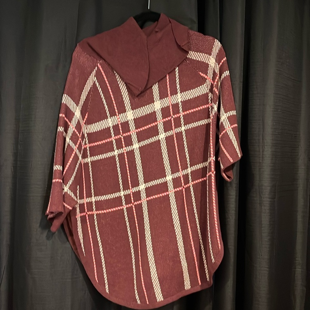 Short sleeve pull over sweater